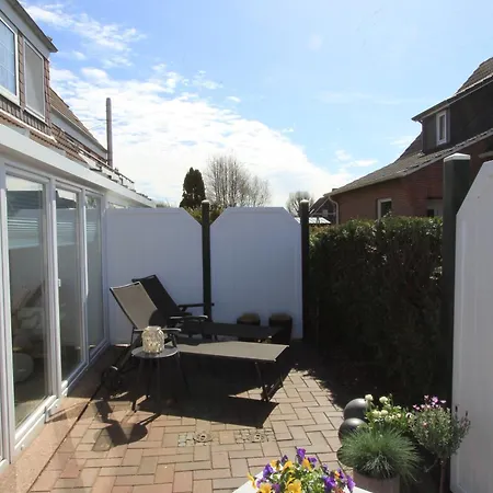 Apartment Liva Im Haus Am Park Neuharlingersiel
